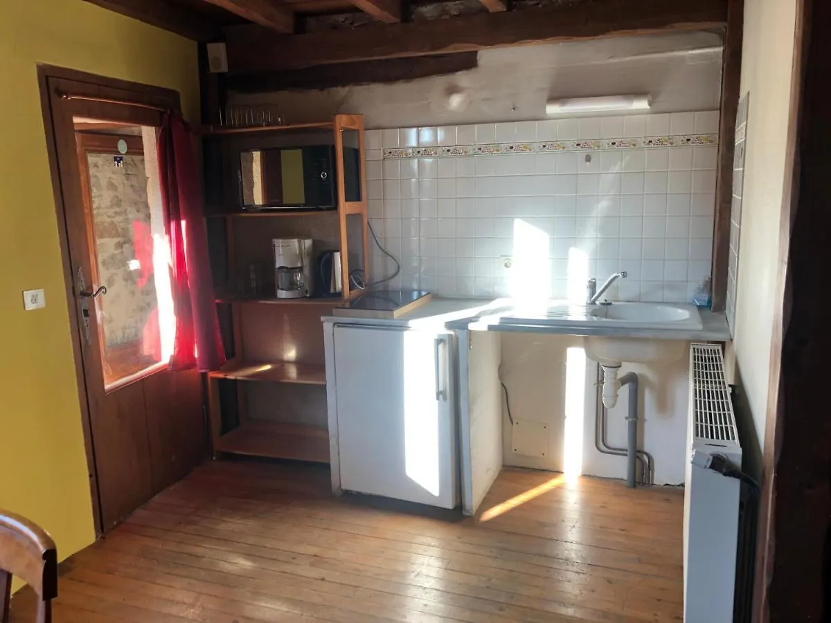 Gite Des Clauzels Roussayrolles Aparthotel